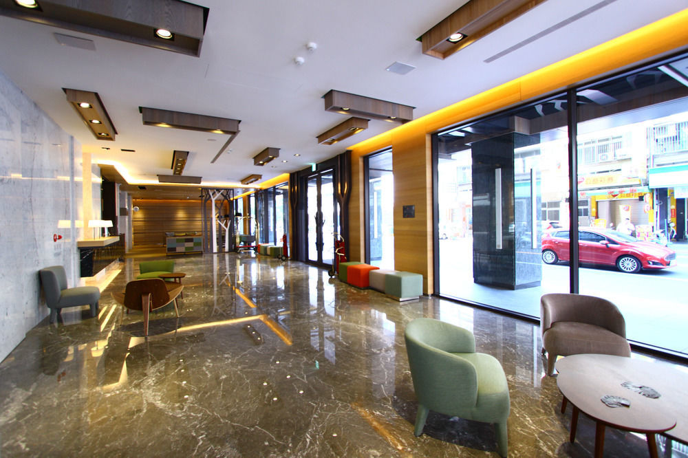 Gogo Hotel Taichung Exterior foto