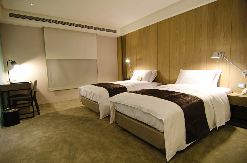 Gogo Hotel Taichung Exterior foto